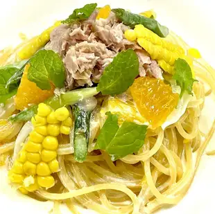 ツナとアスパラとコーンとオレンジのクリームソース ミント風味