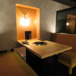 オープンの4名掛けのテーブルを3席ご用意しております。