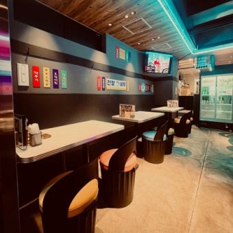 まるで韓国に来たような店内は女子に大人気♪2名様~最大12名様ご案内