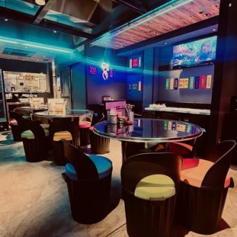 韓国屋台で見かけるドラム缶テーブルの円卓もご用意♪3名様~5名様までご案内