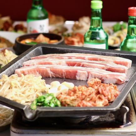 【女性限定割引♪】サムギョプサルor本場プルコギ鍋＆韓国料理40品食べ飲み放題プラン3,000円♪