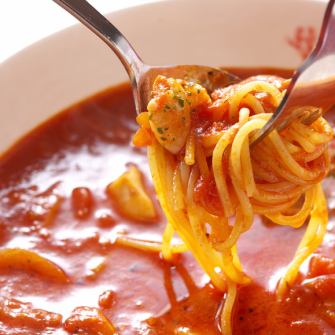 [Tomato x Garlic x Spicy] Warm up on a cold day with "Midnight Spaghetti"♪ The most popular pasta menu!