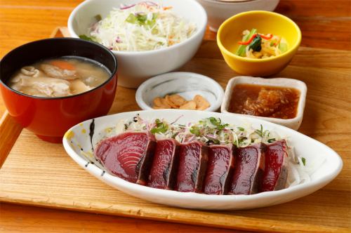 Kagoshima: Seared bonito set meal delivered directly from Makurazaki