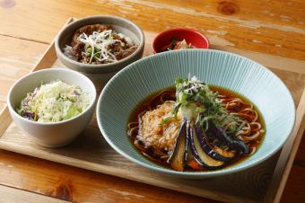 [Cold] Deep-fried eggplant, nametake mushrooms, grated daikon radish, soba or udon, and a choice of mini rice bowl