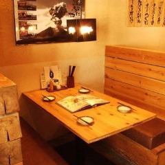 BOX seat with a sense of private.Ideal for dating, small group drinking parties, women's meetings! A fine, crisp meat, rich in amino acids, good taste, healthy, shabu-shabu with extra fine food "Six Black and White Pigs" Please eat it!