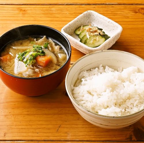 Rice set (with pork miso soup and pickles)