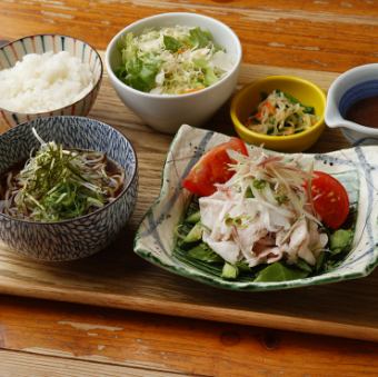 小さな冷しゃぶと 選べるミニそば または うどん