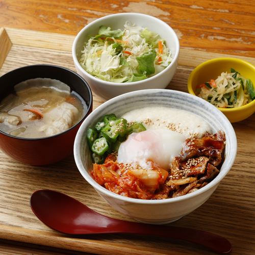 黒ぶたパワー丼