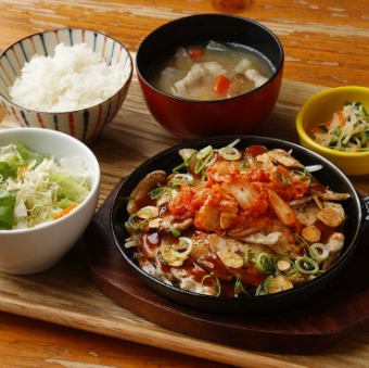 鉄板ガーリックステーキごはん