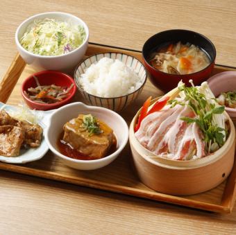 黒ぶたやの満足定食
