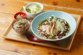 鬼おろし梅しそうどん または そば & 選べるミニ丼