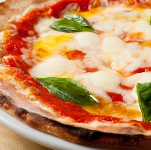 人気のピザは絶品