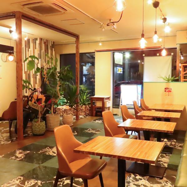 ≪バー利用にも最適な特等席≫カウンター3席◆もちろんおひとり様も大歓迎◎11時～14時30分・18時～23時まで営業中ですので、ランチでのご利用はもちろん、ディナーやバー利用にもぴったりです☆カップルにもおすすめのカウンター席にて、今宵はBISHULANで酔いしれる、そんな素敵なひと時をお過ごしください♪