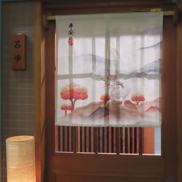 テーブル席は全6席と限られており、少人数での会食や接待、記念日利用に最適。周囲を気にせず会話が弾む居心地の良さが魅力です。幅広い年代に支持される、アットホームながら上質な空間を演出します