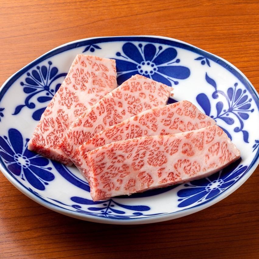 We also purchase A5 rank Wagyu beef! It's juicy with marbling!