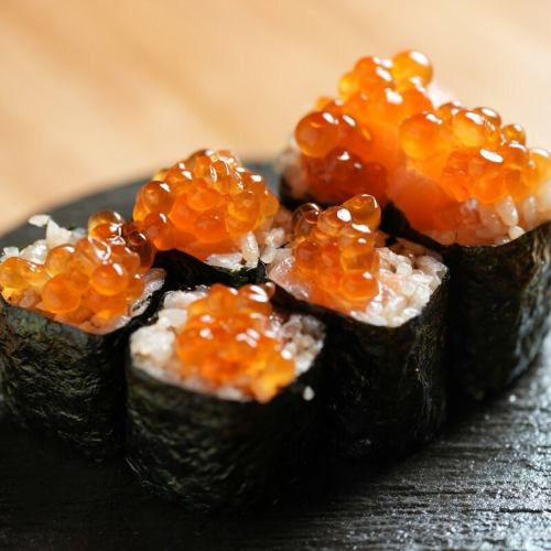 サーモンいくら巻き
