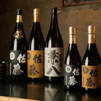 【僅限工作日（週日至週四）】1980日圓暢飲！加上500日圓即可享受包含啤酒在內的高級暢飲！週五、週六：限時2小時。
