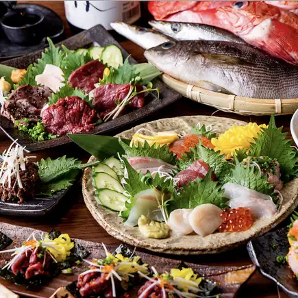 【包含2小时畅饮】火锅包含在内！4500日元套餐，您可以选择会津马刺身或当天早上捕捞的新鲜鱼类。