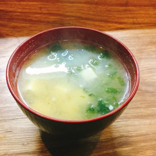 Tofu and sea lettuce miso soup