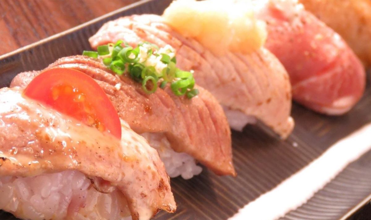 肉质鲜味十足◎ 5种烤Hoju猪肉寿司一套1000日元★