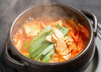 Jjigae pot of pork and kimchi