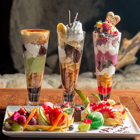 Many gorgeous desserts that look great on Instagram! Creative cuisine restaurant with private rooms and large rooms