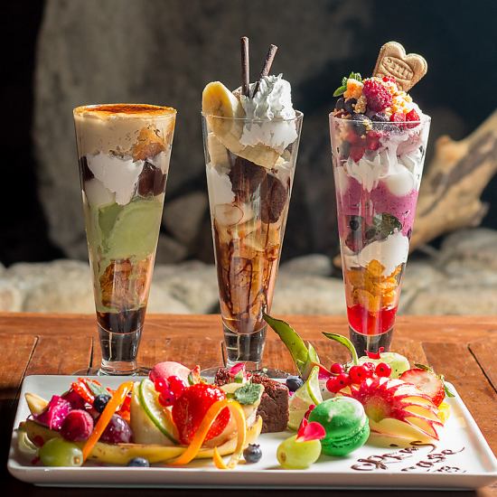 インスタ映えする華やかなデザート多数!完全個室も大部屋もある創作料理店