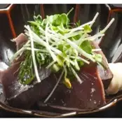 Seared bonito with salt