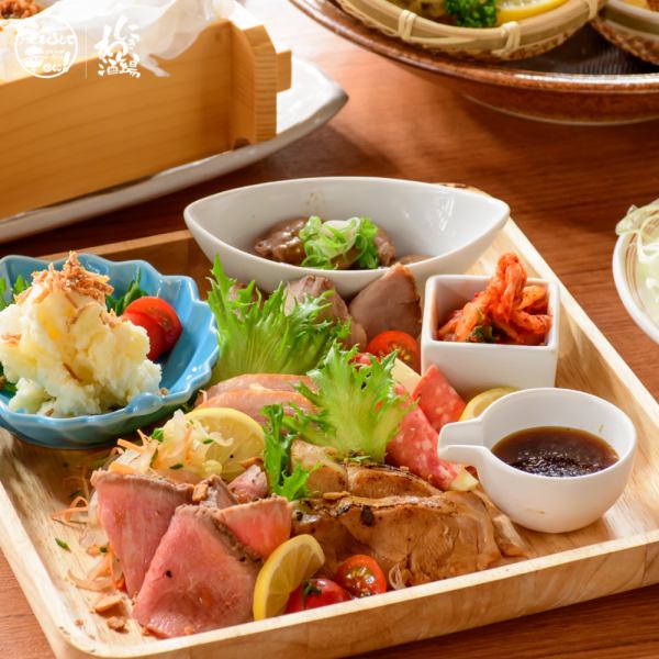 自慢の魚はもちろんお肉などいろいろ楽しめる♪