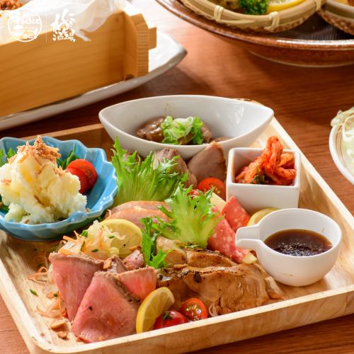 자랑의 생선은 물론 고기 등 여러가지 즐길 수 있다♪