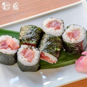 Tuna-filled Tekka Maki