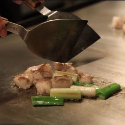 カウンター目前で焼きます