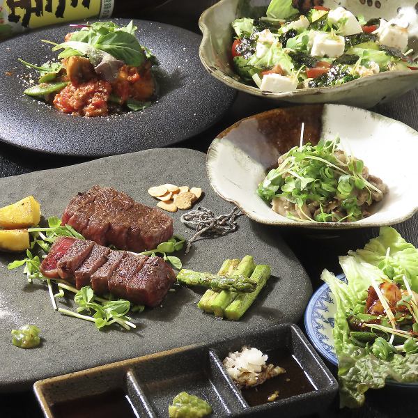 特選牛ステーキや旬の野菜、創作鉄板料理を存分に堪能できるコースをご用意しております。