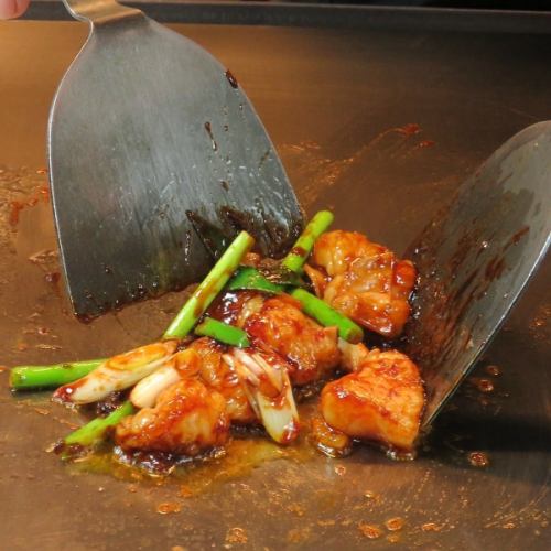 Seasonal ingredients carefully cooked on a hot plate♪