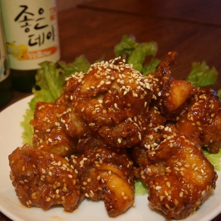 Korean style fried yangnyeom chicken