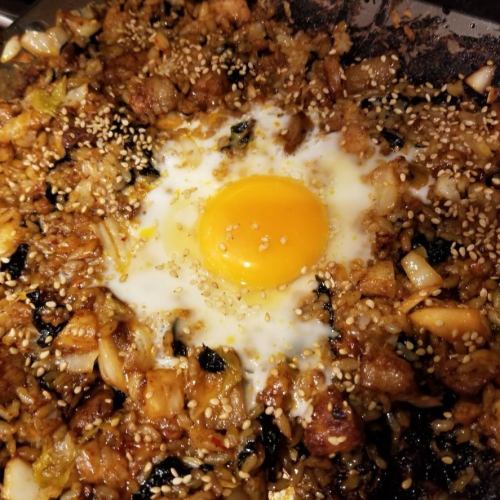 ep鐵板炒飯或韓國煎蛋或泡菜湯