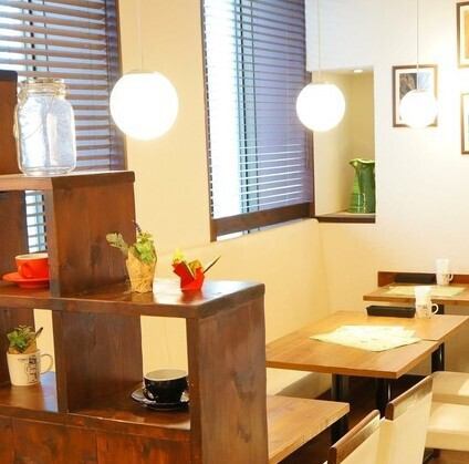 当店は、お子様連れ(乳児、未就学児、小学生)のお客様も大歓迎しております。ベビーカーでの入店も可能ですので、移動の負担を気にせずにご家族での外食をリラックスしてお楽しみいただけます。お子様が笑顔で過ごせる環境を整えてお待ちしておりますので、ぜひ、安心してご来店ください。