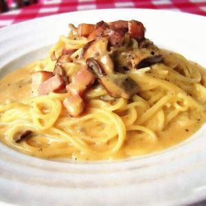 角切りベーコンと新鮮卵のカルボナーラ