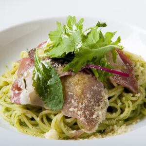 生ハムとチーズのジェノベーゼ