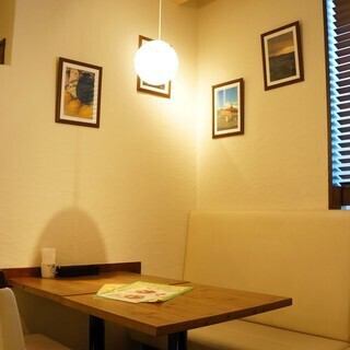 ゆっくり過ごせる落ち着いた店内