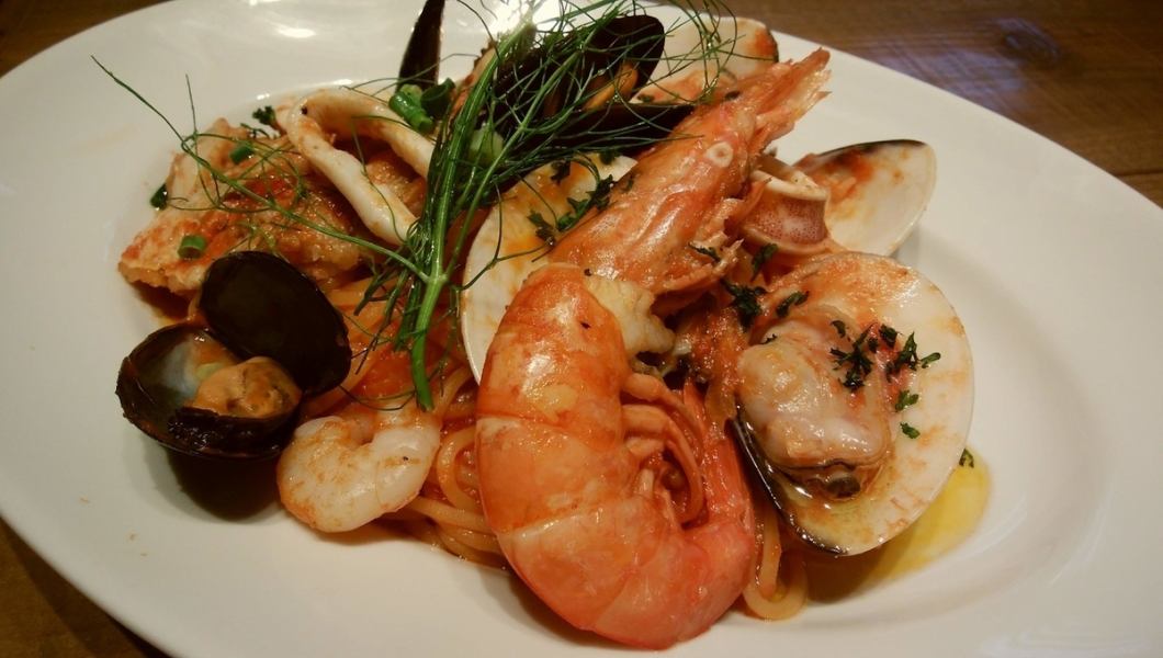 海の幸のトマトクリームソース、ペスカトーレ