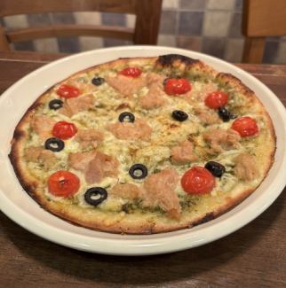 ツナのジェノベーゼピザ