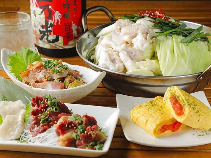 “九州酒场马卡门”以熊本直送的新鲜马肉和地道的九州料理为特色