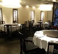 【貸切歓迎♪】40名様まで対応可能な貸切OKの広々とした開放感のある店内♪仕事帰り飲み会や会社宴会など、少人数から大人数まで様々なシーンでご利用いただけます!お手軽コースから贅沢なコースまでコースも色々ご用意しております♪