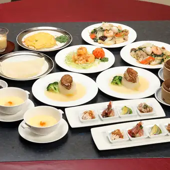 飲み放題付きコース お一人7000円(税込) 詳しい内容は知味斎ホームページにて