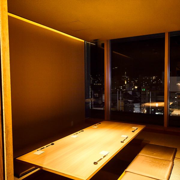 [Private room izakaya with all seats] Accommodates 2 to 30 people ♪ Enjoy a luxurious time in a private room with a calm and beautiful space interwoven with light and shadow.
