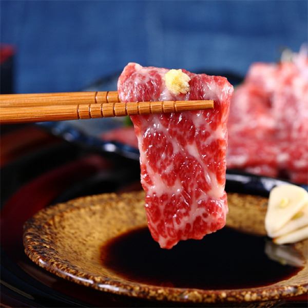 <Oguraya specialty carefully selected horse sashimi platter>