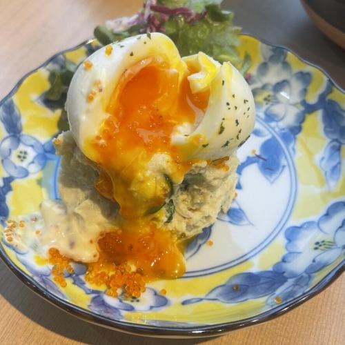 とびっこと半熟卵のポテサラ