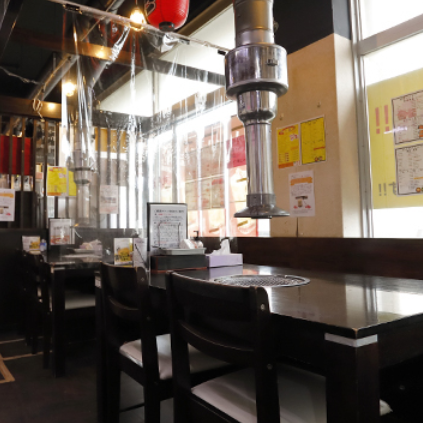 【仲ノ町駅徒歩6分/銚子駅徒歩10分】仲ノ町駅や銚子駅など、2駅からアクセス可能な【明洞館】。大衆食堂のような落ち着いた空間で、こだわりのお料理やドリンクをお召し上がりいただけます。