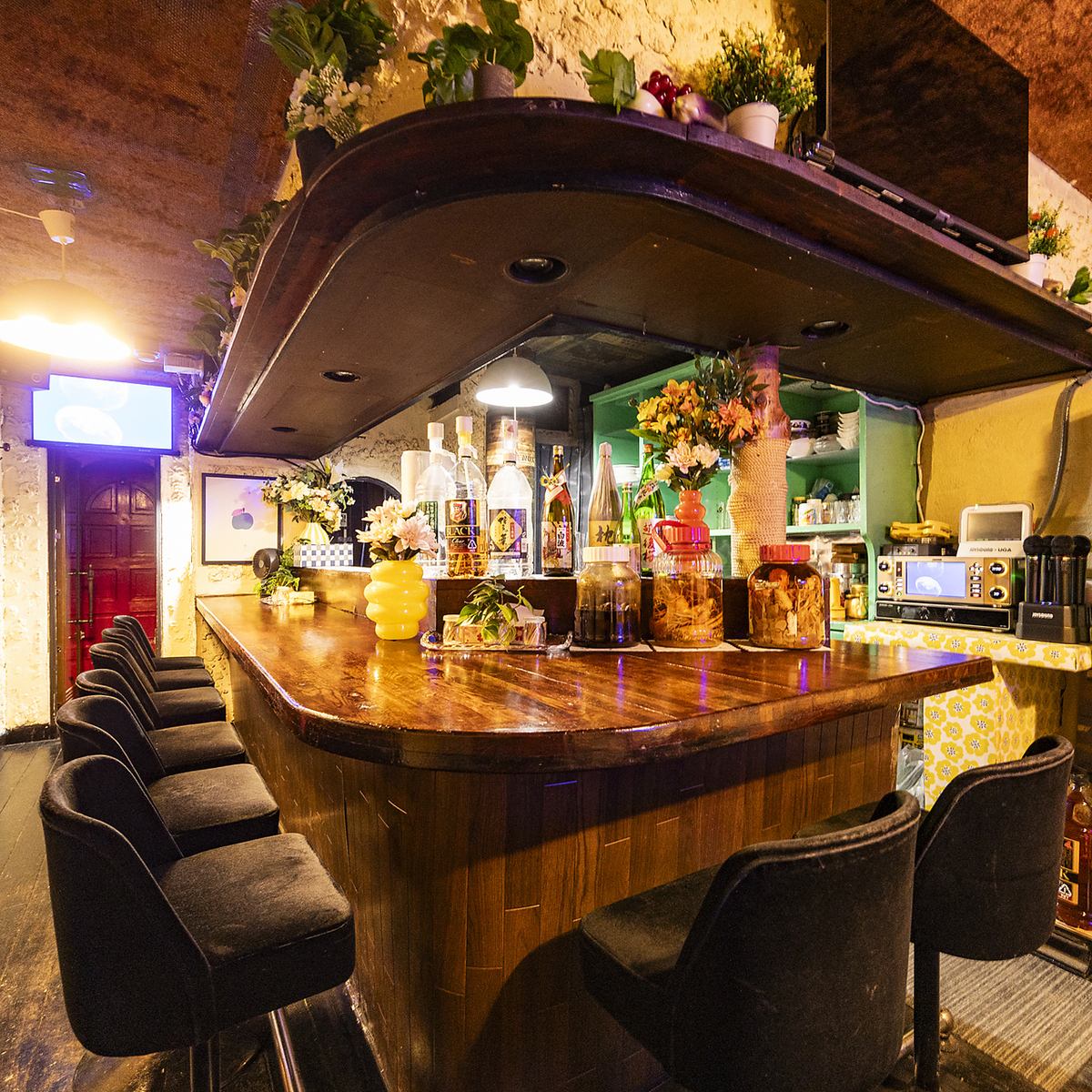 飲み放題付コース有！二次会、宴会にピッタリのカラオケバー♪